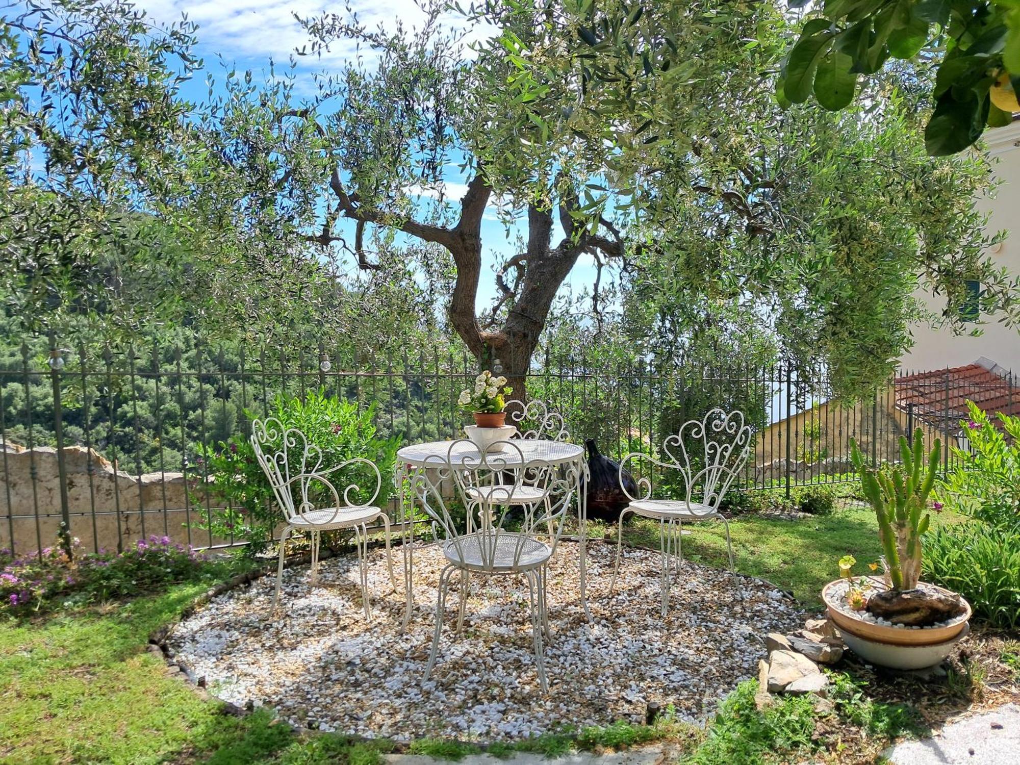 Florinda Lemon'S Suite Cervo Exterior foto